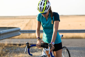 Chica con una bici